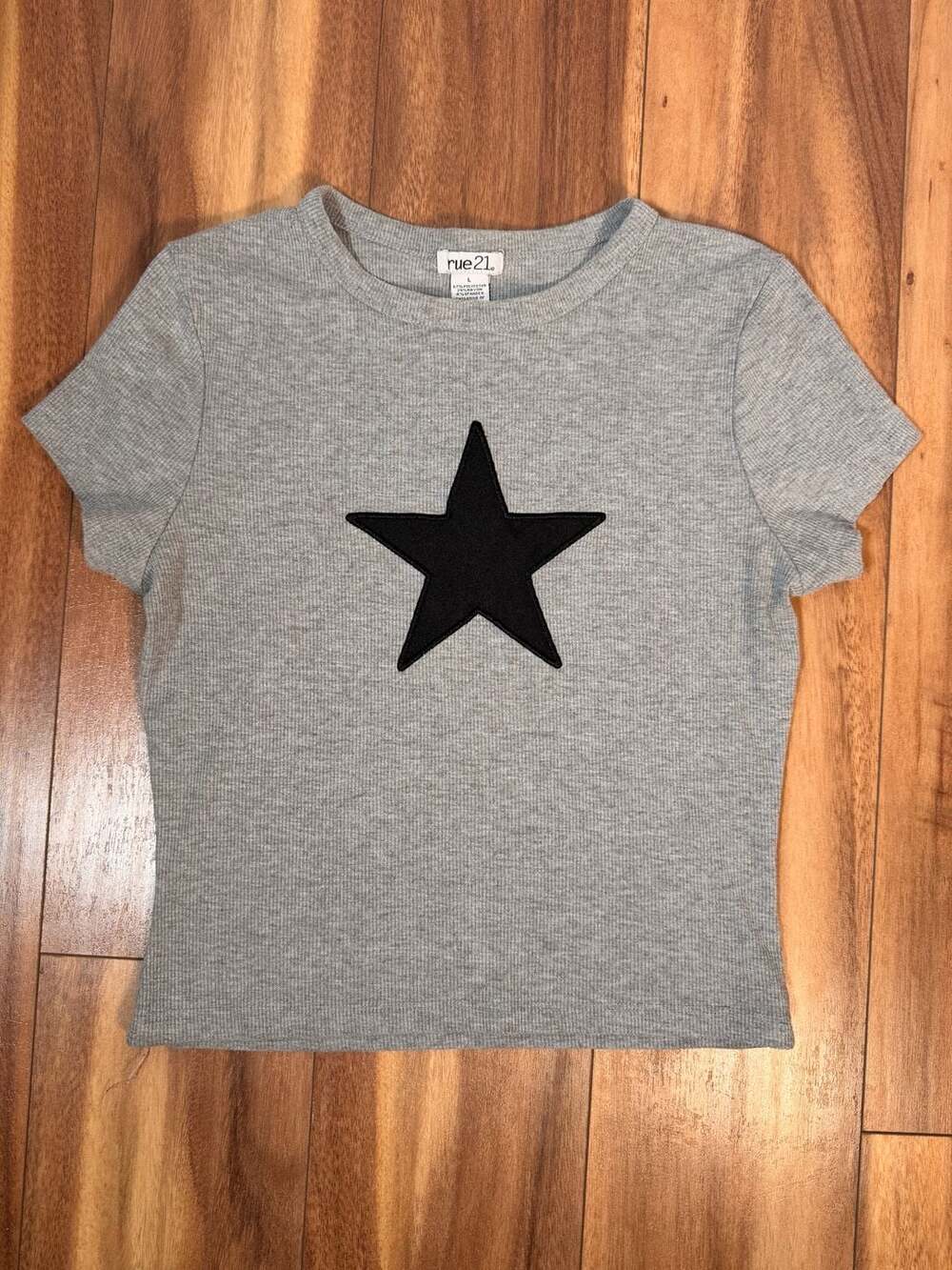 Rue21 Ribbed Star T-Shirt Size L Gray Black Short Sleeve Graphic Top